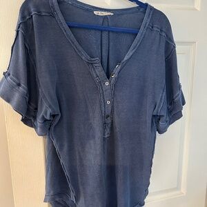 Free People Casual Blue Top/Tee Size S